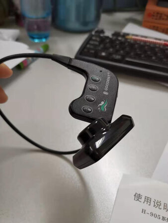 做工精致，音效完美，续航时间长，佩戴舒适，自带内存，功能全面，物美价廉！