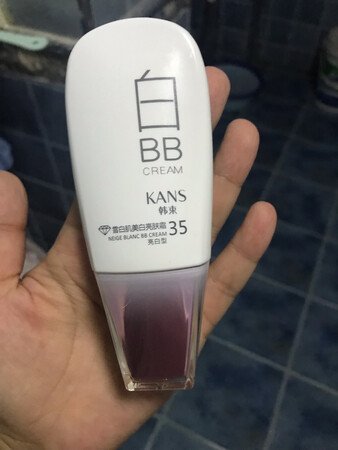 买给妈妈的，妈妈的韩束的铁粉，以前用的韩束红BB，这次雪白肌BB搞活动，买了两支，应该可以用很久，保质期也比较长，妈妈才用了几天，效果还行，等再用用再来追评。快递的包装结实，没有破损的，BB霜没有被挤压，物流速度也还行，总体满意。
