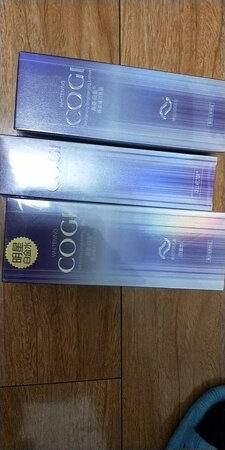 囤货中，一直这款，感觉适合自己，中性皮肤，吸收的快，不太油，适合自己才是好，价格便宜
