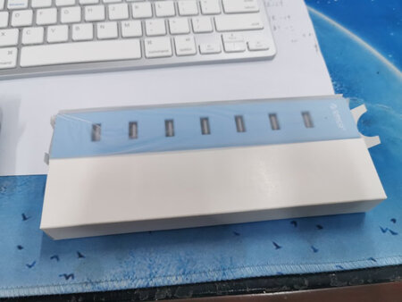 我见过的最漂亮最漂亮的，us2.0包装。当然里面的USBhub也很好。比我在~上花了17块钱买的好多了。
