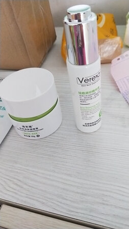 第一次在京东买维芙雅的产品。以前一直在实品店买。感觉还行，应该是正品，相信京东