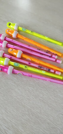 顺滑程度：非常好，价格合理，写字顺滑