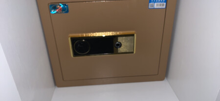 产品材质：轻薄工艺简陋，没有图片的那么精致