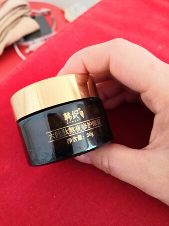 到货速度  满满的一瓶哦  用着还不错  期待效果