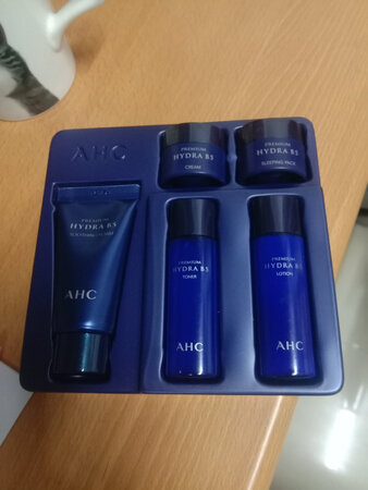 买回来，还没用，用完在追评，塑料的