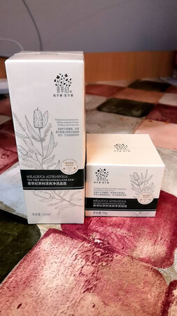 有茶树精油的产品对我这种混油烂脸真的是救星，希望这瓶也给我带来好消息吧