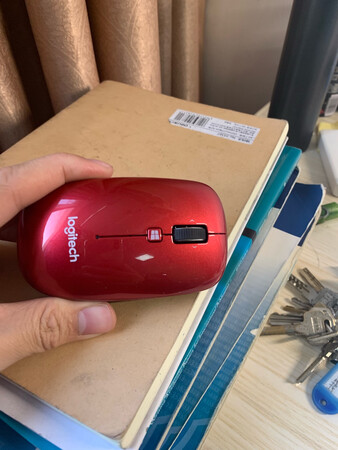 耐用度：非常高，买了一个礼拜，一点磨损都没有，还犹如崭新，可以说匠心打造
响应速度：非常快 链接我的surface 基本开机就连上了 非常快
便携度：非常方便 即使很小的包也能放得下
外观颜值：颜值非常非常高，很时尚