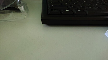 外观颜值：真的不敢恭维这外观，上下框契合度差，十几块钱的键盘都比这个好
舒适度：樱桃轴没得黑