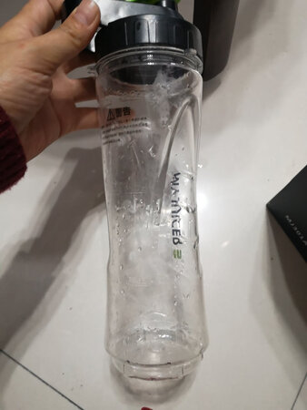 蛮好用的，榨汁两倍喝完啦，有一点渣，可以接受。高效率，声音有点响，还行吧，反正40秒搞定，很快，俩孩子都喜欢喝，杯子容量好大，夏天不用出去买饮料啦