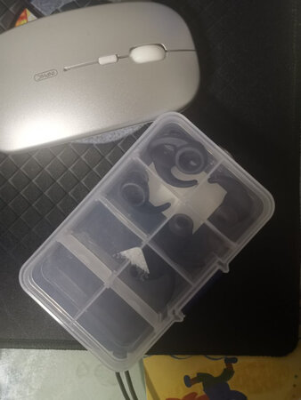 绝对是二手，京东现在真是越来越恶心了
