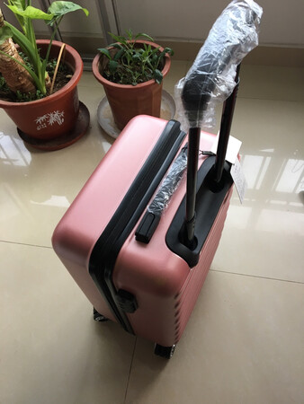 发货速度很快，物有所值，值这个价钱，轮子没声音