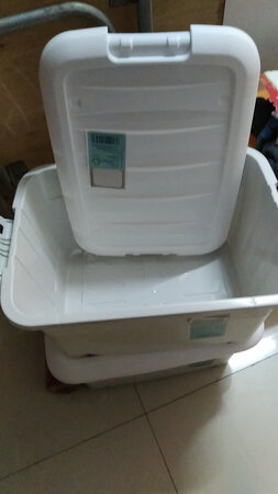 是给孩子用来装书的，方便简洁。