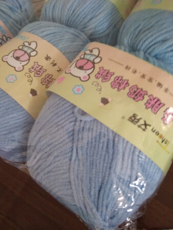 这是宝蓝？色差也太大了吧。