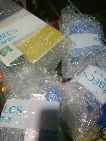 宝贝收到了，虽然还没有用，但是今年看着就挺放心的。包装的特别细心。收到的时候没有一点压损，让人看着感觉特别舒服。一直在京东上买东西。挺信赖京东的。双十一更是力够了一回，在这家店也买了好多年了。宝贝用着挺不错的。我和姊妹们也就一直过来。今天用着好，明年还会再来。愿货真价实的宝贝为店家赢得的更好的生意。