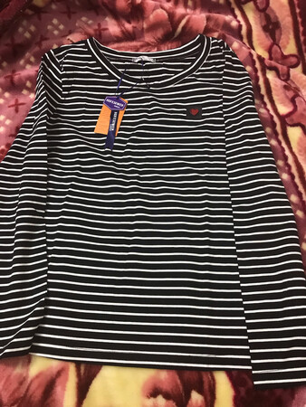 宝贝收到了，谢谢商家生产出这么好的衣服，样式好大小长短都很满意的，以后还会光顾的