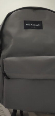 ok的，背包挺不错的！看着小巧，实则内部空间挺大的