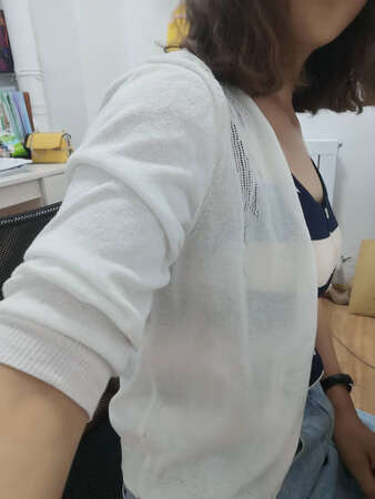 整体效果不错袖子有点紧，只能撸起来穿