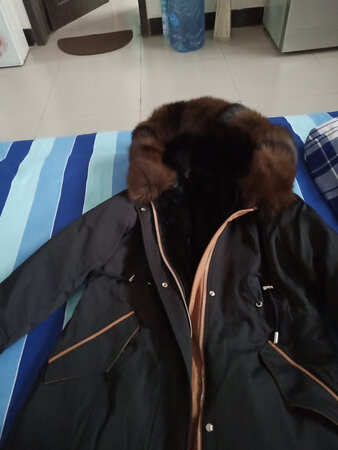 物流很快，衣服收到了，质量很满意，穿上也合适，在京东上买衣服我真的很放心，棒棒哒
