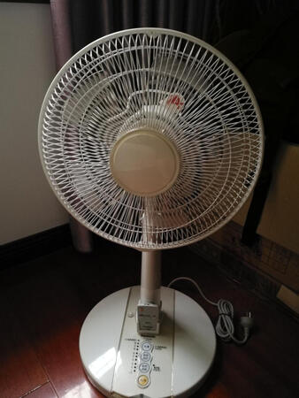 质量感觉还行，就是生产日期较长了。用后再评了。送的防尘罩没有收到，还有排插也没有收到，希望商家言而有信。哈