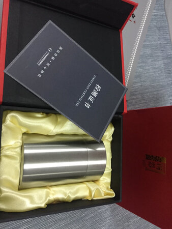 商家服务周到，商品价廉物美，内外盖合丝合，手感很好，诚信商家，还会继续关顾，好评五分！