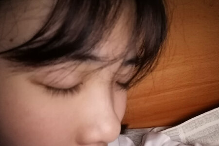 显色度很高 不飞粉 支持国货哦 第一次在爱丽小屋买眼影 咖啡色很日常滴