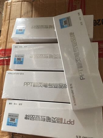 用过很多激光翻页笔啦，这款还不错，小巧 灵敏，我喜欢，颜值也是不错的。价格还实惠。这么，双十一买买买起来，5支 呵呵。