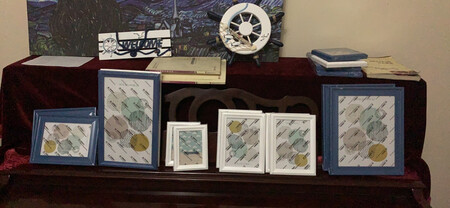 相当满意的一次购物，画框质量上乘，木板结实，很精致。其次，网购了这么多年，第一次收到卖家的信，（手写的），信是随商品一起寄过来的，给人一种很温暖的感觉，很少有商家这么用心了，在这种服务的前提下，相信贵店会越来越好。