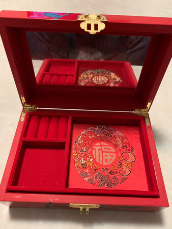 超值    价廉物美