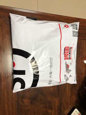 阿迪达斯三叶草帮儿子买的，质量很好?