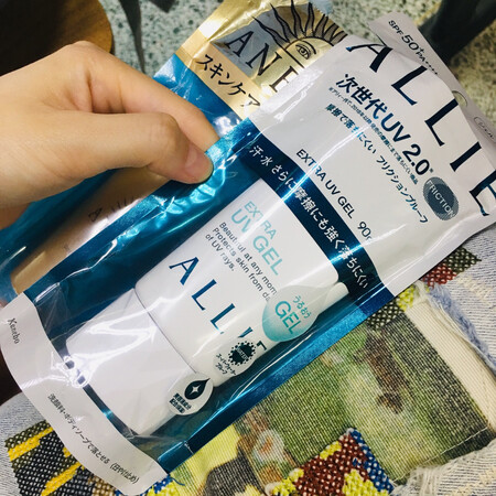挺好的我觉得还不错。。有一点油是正品