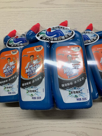威猛洁厕液清洁便盆、马桶干净省力快捷。