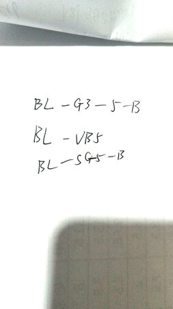 做工没什么好说的，就是普通一两元塑料盖帽中性笔的做工，从笔尖可以看出是一次性的笔，无法换芯，刚开始下水很滞涩，写的轻快时会有断墨现象，不知道是笔刚用还是笔在仓库里放了太长时间或者是国内代工的，反正这支笔的手感很不好，是我后悔买的气质4支笔之一，可能有人喜欢这种笔尖的感觉吧。