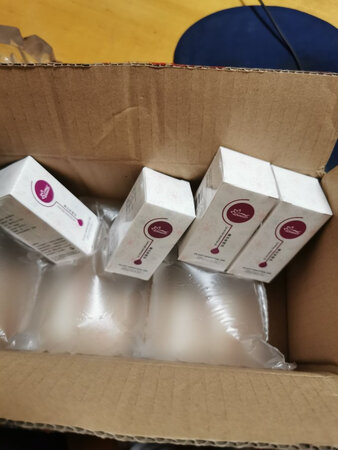 产品气味：还行，
美观程度：好
产品包装：好