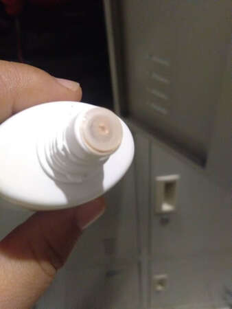 差评：差评用过产品买给我，还说我自己撕开这样做生意太过份，请大家不要上当，差评差评