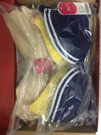 包装很好，物流很快，然而这种款式的基本都不贴合，材质也不是很舒服