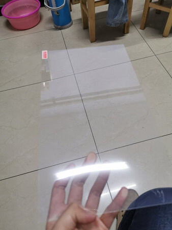 产品包装：完美
材质做工：还可以
外观设计：挺好
安装操作：简单
使用效果：不影响清晰度，很合适
其他特色：完美贴合