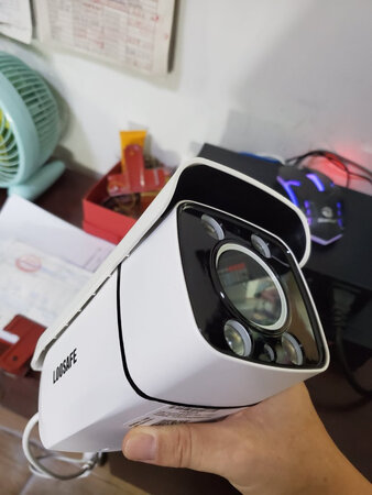 一直买这个牌子的监控头，前前后后买了十几次了！工厂买，家里买朋友买都是买的这个牌子！价格便宜！如果要好点的话买海！其他我都是买他家的了！唯一的缺点就是快递速度慢了，下次如果能用顺丰就OK了！