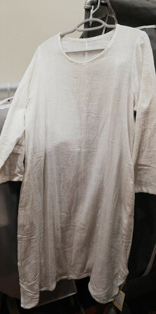 收到了挺舒服的，可惜大了些。