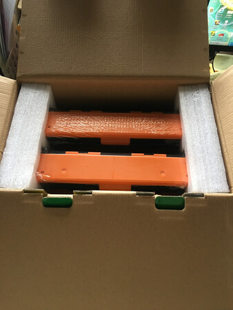 包装很好  纸盒外面都用保鲜膜包起来了
