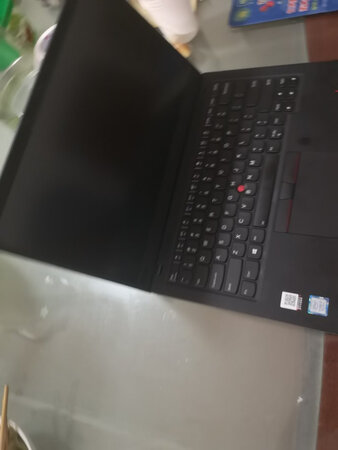 这个电脑一直看中了很久，但是价格一直不便宜，最后只能以原价购入，确实很薄，手感不错，使用起来速度也很快，嗯，最主要是比较轻吧，方便携带，然后一直买这个牌子的电脑，更换了几代，感觉用下来都不错，也没有出现坏呀，或者说有什么问题，所以说一直是这个牌子的忠实粉丝，也一直在京东购买东西，京东有保证，嗯，赠品也都还不错，都这样鼠标啊，还是比较满意的