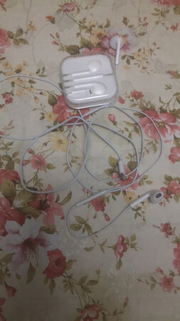整体感觉不错。音质也不错。只是觉得声音小。不知是机器的原因还是耳机的问题。