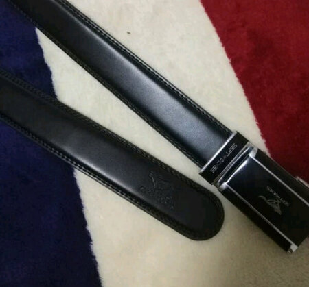 样子挺好看的，摸着感觉还可以，长度也刚好了。总体还可以物流也快