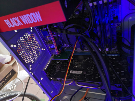 买这个电源等2070降价的时候，上一块。现在是3770K，还能再战几年。以前用的个400瓦电源，超频的时候带不动。现在很好了。用了水冷360冷排超频以后吃鸡还没有55度。以前都是70多度吧。这个电源是全模块的。走的背线。很好，没有那么乱了。