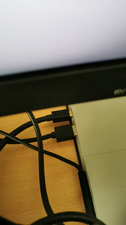 产品质量：之前买的，一根用了半年左右就坏了。这次买了一根贵一点的。支持4kid，可是家里的显示器是两k。
产品性能：看不出有什么差别。只是希望能够用得住。其实用不了这么长，再短一点就可以了。
产品包装：包装很简单，一个塑料袋。