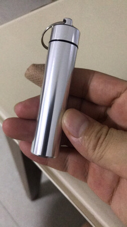 货品刚刚收到，一共5件产品，拆开用了一下，分享一下整体的感受吧。
1、外观呢，和其他家的产品差不多，没啥新奇，不过都是清洁用品，不讲究美观，这方面给90分吧。
2、缺点呢，一个是价格偏高，相对来说，由于当时买的着急了点，没有仔细对比价格，就直接下单购买了，最后自己的京豆抵了30元，价格这方面给60分吧。
3、另外，蓝色的小棉签，上面的棉太少了，不是特别实用，用他的时候也特别少，而且不经用。
整体感觉还可以吧，只能这么说了。所以给个三星吧。
3、