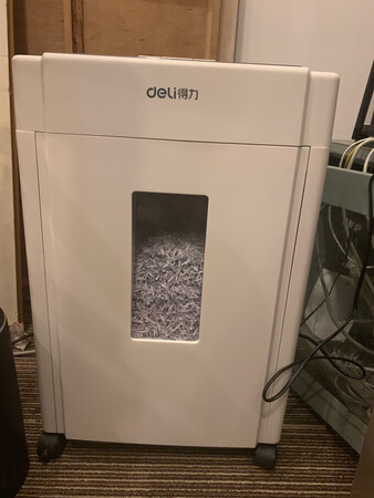 一直认准这个牌子，超级赞的碎纸机，操作简单。