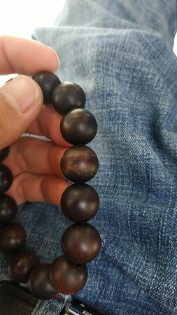 用了一段时间掉色，不如买十来块钱原色的玩了。