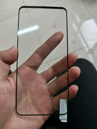 很通透，显得很高端大气，做工也很精致，曲面全包贴的很严实，大小很合适，孔眼对的很准，平时玩手机屏幕上都没有什么指纹，反应很灵敏，操作起来很喜欢，很不错的膜，质量也是很强硬，值得推荐。好手机就得配一个质量好的保护膜，还好被我买到了，开心，赞一个。卖家服务态度好，发货也快，支持
