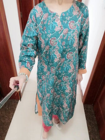 宝贝今天收到了，喜欢至极，颜色款式做工都非常好，我偏瘦点，虽然稍大点点，但我还是很喜欢的。乱在江南商家态度特好，点赞，京东物流给力点赞。乱在江南服饰已购多件了，每款都喜欢，会继续关注的哟，京东也会的。