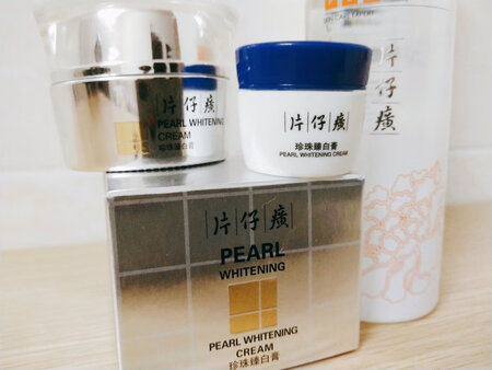 用了几天，确实不错。一顿好夸。母上大人是干性皮肤，我是油性皮肤，她用的正品我用赠品，效果都杠杠滴。